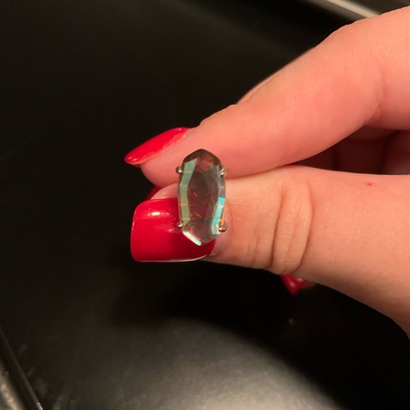 One Kendra Scott Stud Earring - Picture 3 of 3